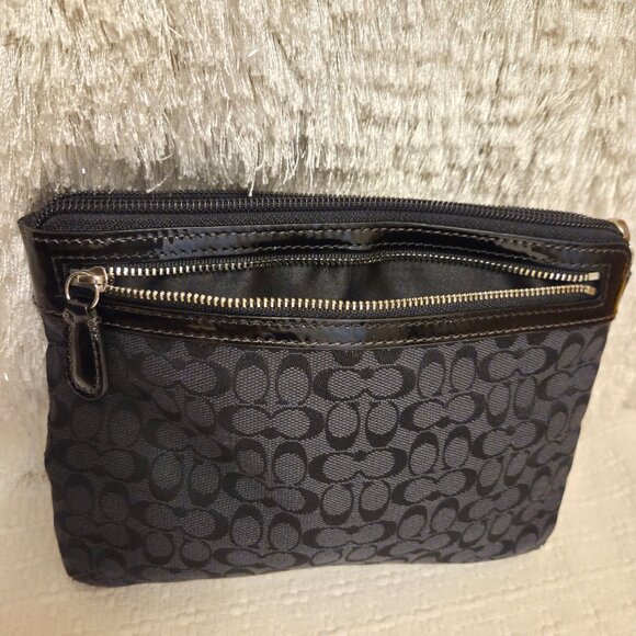 Coach Signature Canvas LG Chubby Black Patent Trim Zip-Top Pouch - Picture 2 of 6